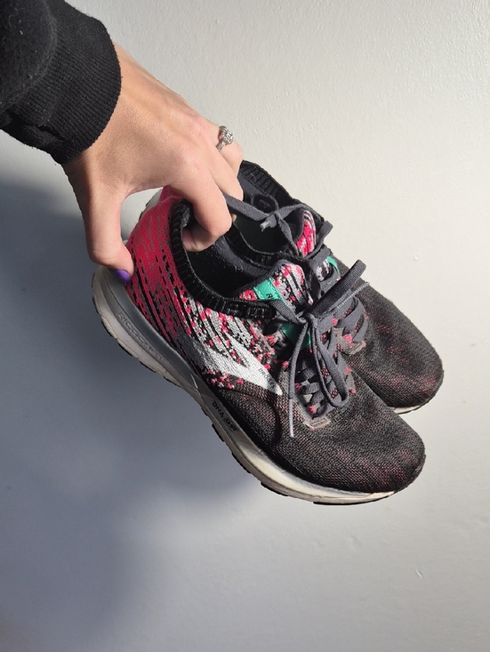 Brooks Shoes - Brooks Women’s Sneakers Size 7 Black & Pink Running Shoes